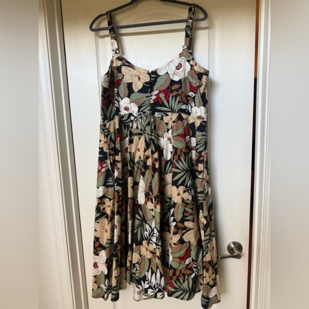 Hell Bunny Adelaida retro sweetheart floral tikki pinup dress, 4xl (UK22/US 18) - Picture 3 of 3